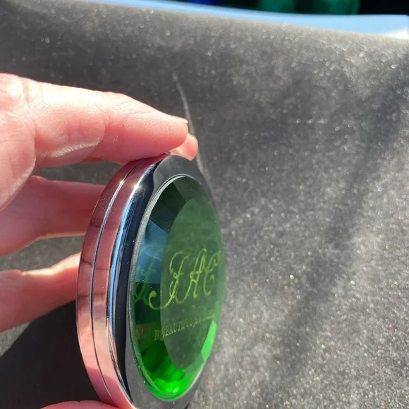 Fifth Avenue Collection Compact Mirror - Picture 4 of 10